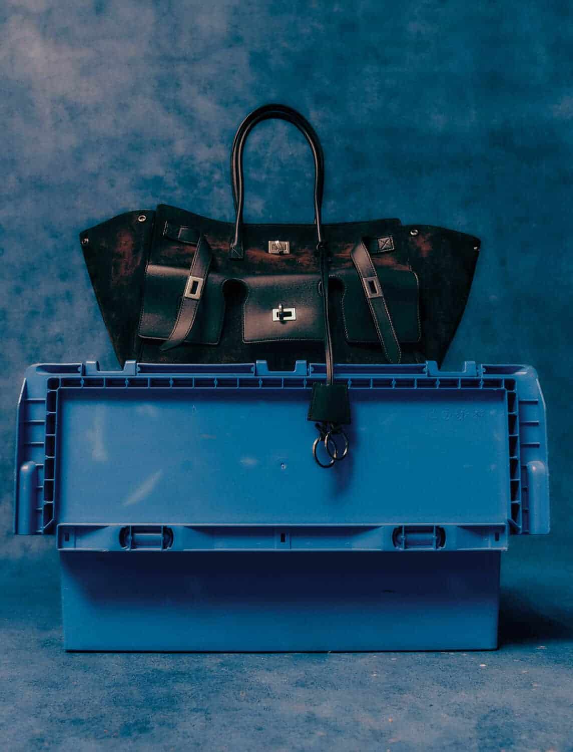 三吉彩花が再定義する、バレンシアガの“誰もが主役” - 10マガジン ジャパン